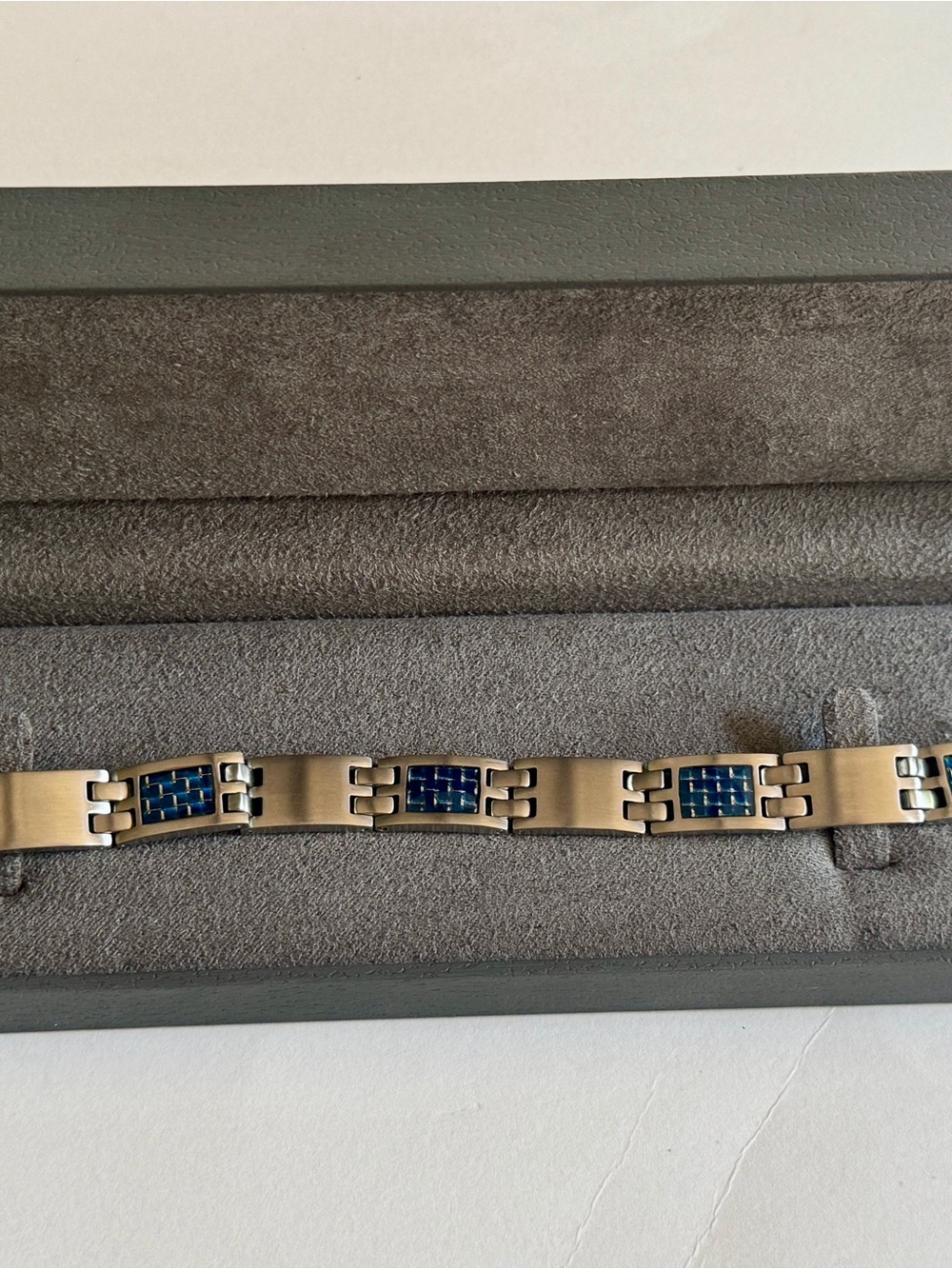 Stainless Steel Blue Carbon Fiber Inlay Polished Bracelet 8.5 Inch